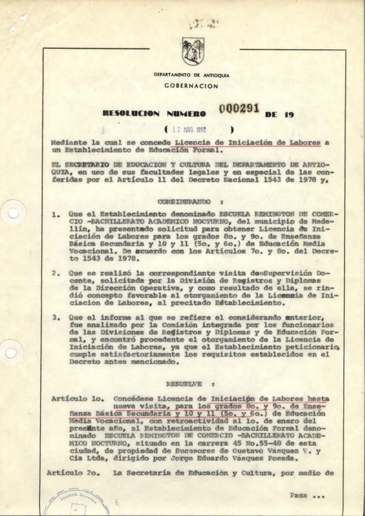 El Ministerio de Educación Nacional avala los programas del bachillerato comercial y académico ofertados por la Escuela (resoluciones 25838 de 1982 (Comercial) y 13026 de 1982 (Académico).