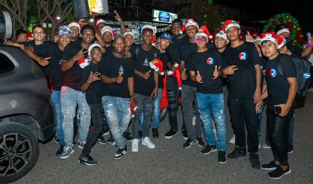 Uniremington Apartadó alegró las calles del municipio con el desfile “Ilumina tu Navidad”