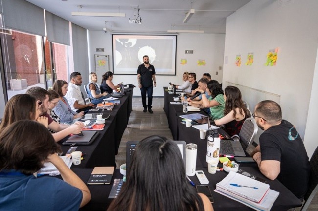 Cooperación internacional para una iluminación sostenible con Daniel Restrepo Montoya