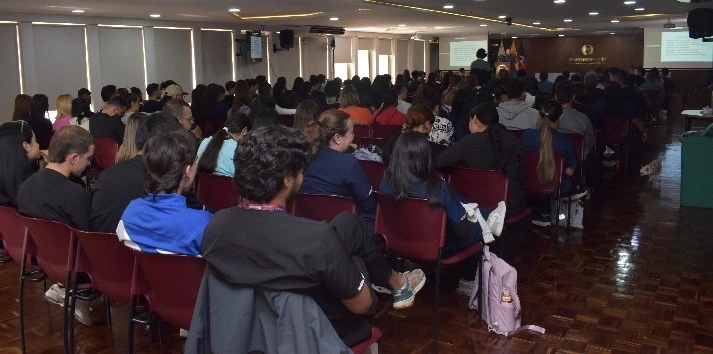 Un coloquio que dinamizó la reflexión académica