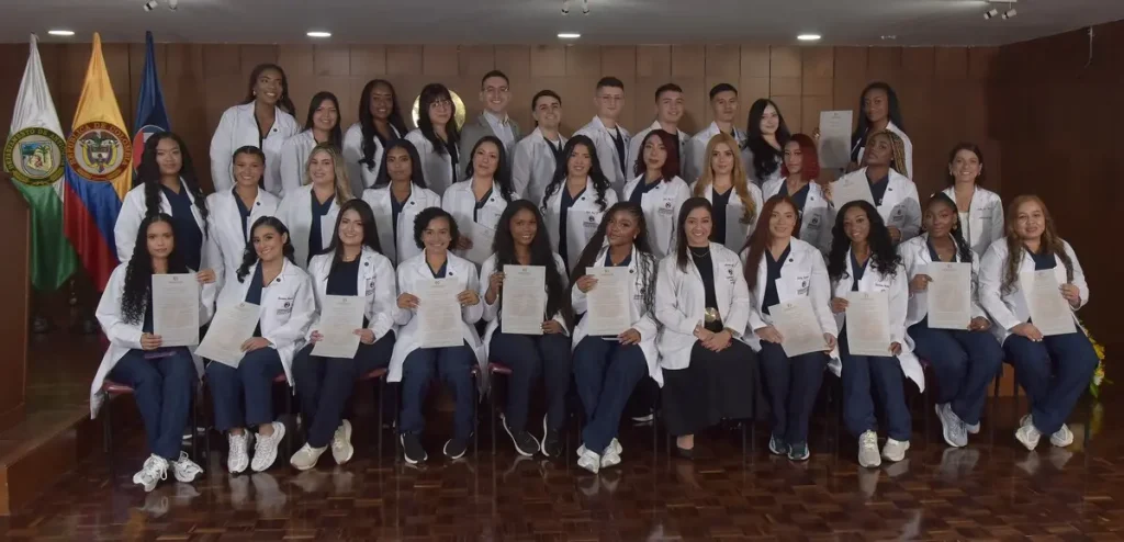 El juramento reafirmó el compromiso de los estudiantes con su profesión