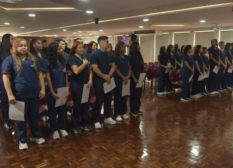 Futuros profesionales de la nutrición y dietética reafirmaron su compromiso ético y social