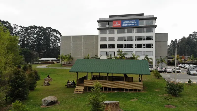 Fachada sede Uniremington Rionegro