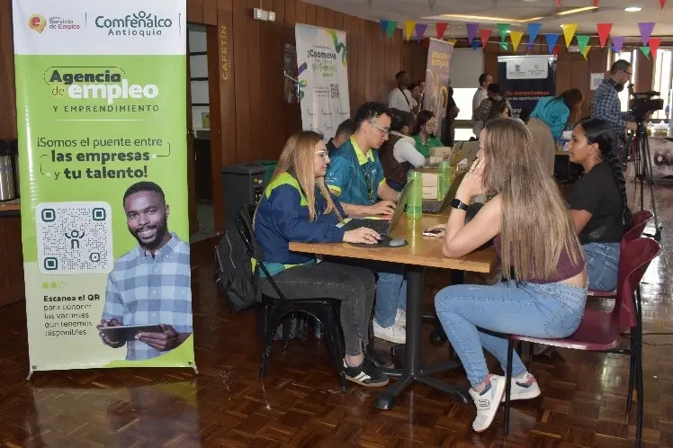 Fortalecimiento del vínculo con los sectores productivo y de servicios