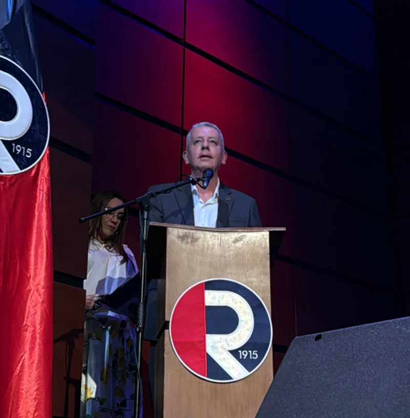 Jorge Albeiro Herrera Builes, rector de Uniremington, durante la apertura del Foro Educación para la Competitividad