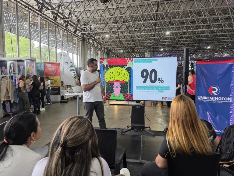 Uniremington llevó su conocimiento a la Feria EFFIX 2026