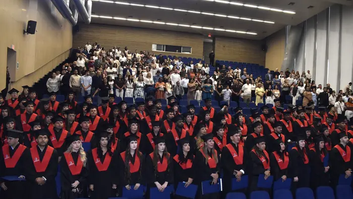 Graduandos Uniremington Medellín 2026