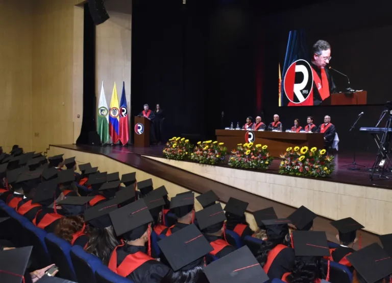 Uniremington graduó a más de 700 estudiantes en el país